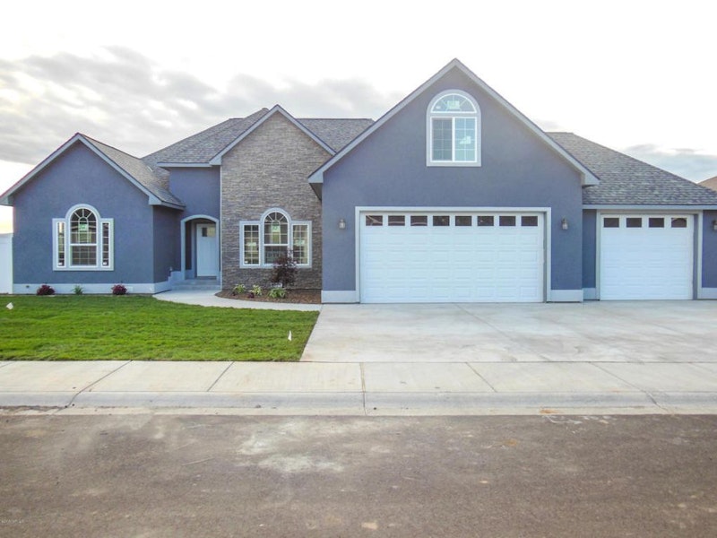 Exceptional Family Home 2109 Ruby Way, Yakima WA