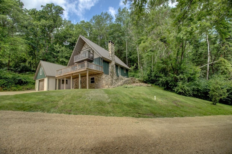 New Listing! W5153 County Road B, La Crosse WI