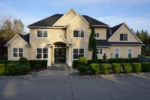 Puyallup Home, WA Real Estate Listing