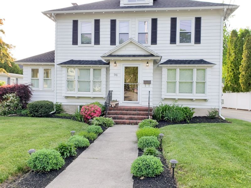 Outstanding Location! Amazing Opportunity to live within minutes from