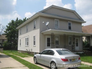 Paulsboro Home, NJ Real Estate Listing