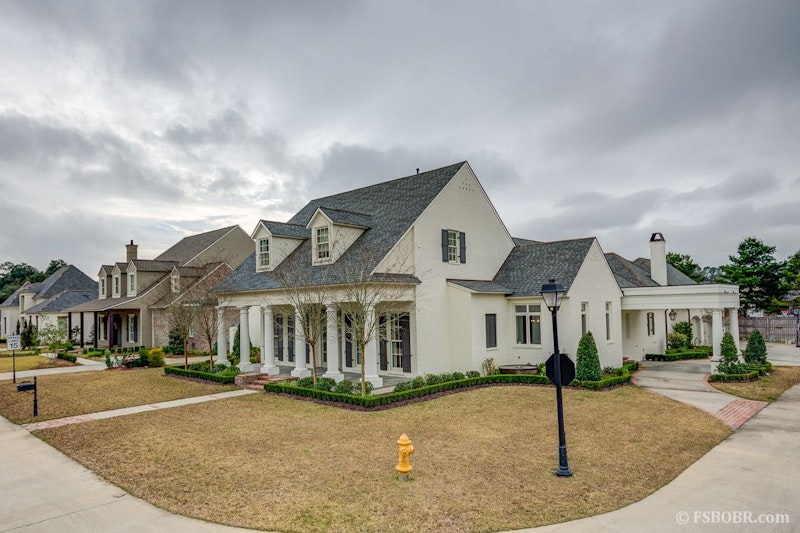 Classic Custom Home in the Heart of Baton Rouge 4706 Oak Estates Lane