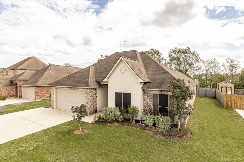 Excellent location and neighborhood in Mallard Crossing REDUCED 8000