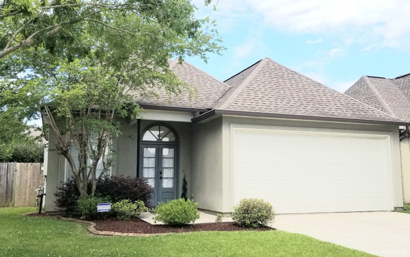 Awesome location, beautiful home, priced to sell! 5802 Hidden Ridge Lane, Baton Rouge LA
