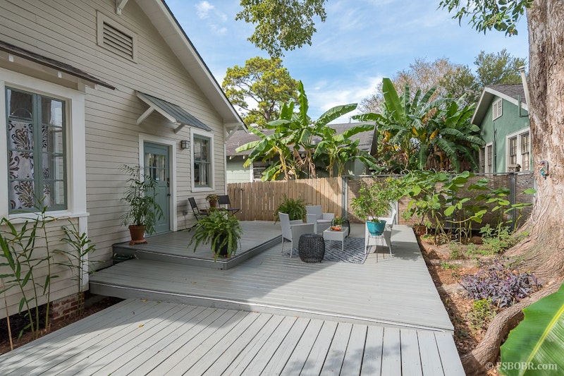 Adorable Spanish Town Bungalow....Just one block from the Parade Routes