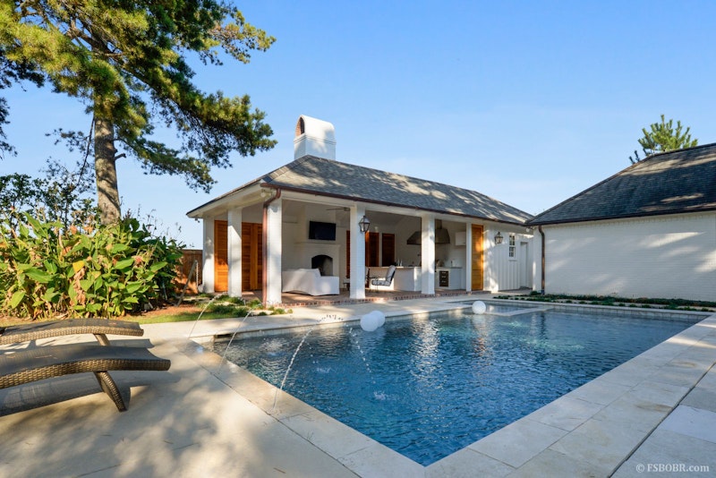 Check out this gem in desirable Meadow Lea Subdivision! 5225