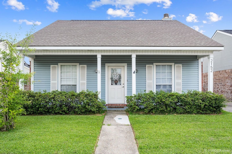Beautiful garden home in excellent location! 2152 South Flannery Road