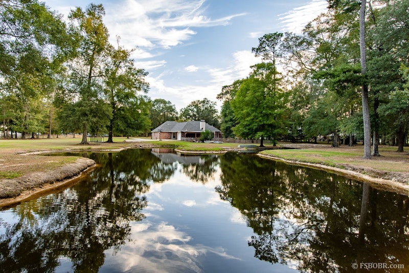 Home with acreage for sale!! 18635 Arbor Oak Drive, Greenwell Springs LA