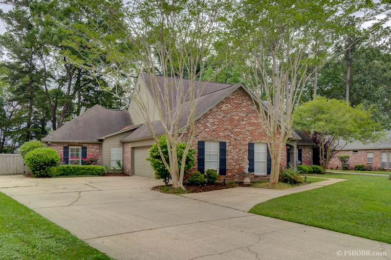 Experience Timeless Elegance and Family Bliss Your Private Oasis