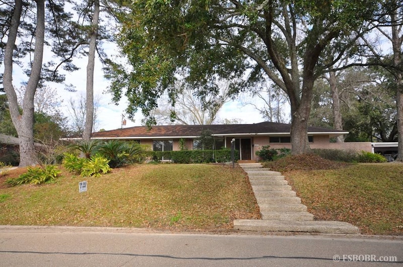 Large, Spacious Pollard Estates Home with Lots of Windows 6023 south