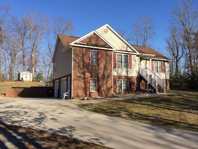 Convenient Location in Private Setting 2311 Buffalo Mill Rd, Evington VA